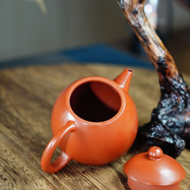 Full Handmade Yixing Zisha Teapot [Dragon Egg Pot] (Zhu Ni – 220ml)