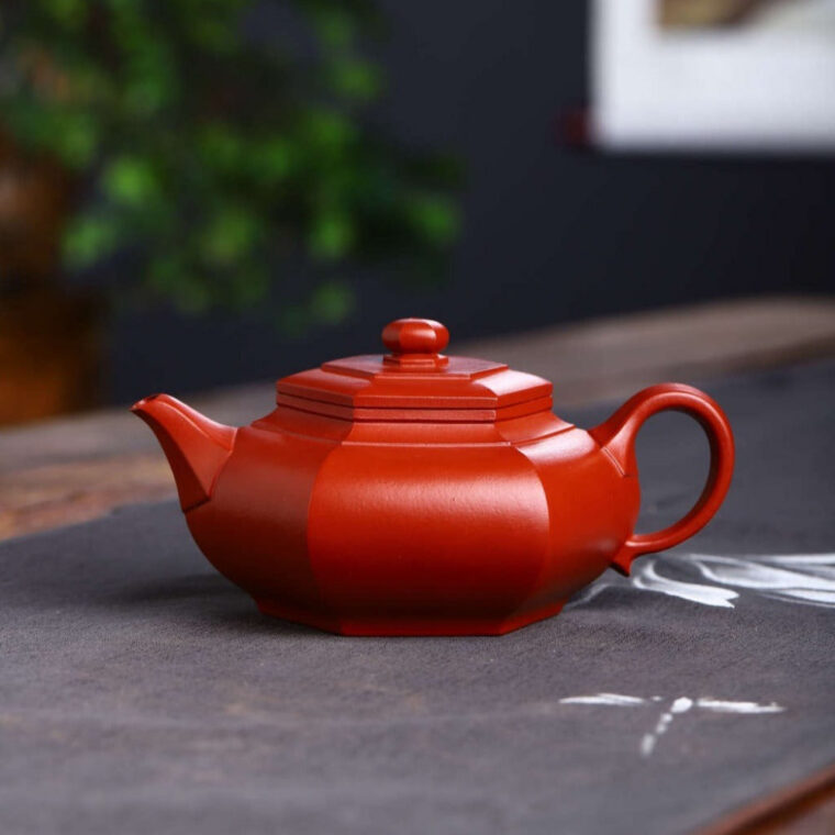 Full Handmade Yixing Zisha Teapot [Dabin Liufang Pot] (Zhu Ni – 260ml)