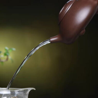 Full Handmade Yixing Zisha Teapot [Niu Gai Shi Piao Pot] (Lao Zi Ni – 260ml)