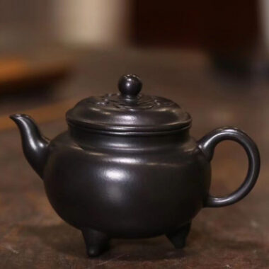 Full Handmade Yixing Zisha Teapot [Dabin Ruyi Pot] (Hei Ni – 210ml)