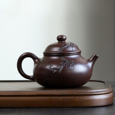 Yixing Zisha Teapot [Bao Chun Rong Tian] (100 Mu Zi Ni – 260ml)