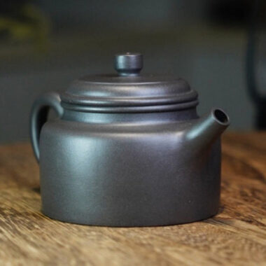 Full Handmade Yixing Zisha Teapot [Dezhong Pot] (Qinghui Ni – 190ml)