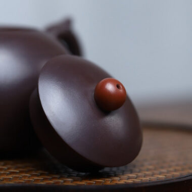 Full Handmade Yixing Zisha Teapot [Ruyi Yu Ru Pot] (Lao Zi Ni – 270ml)