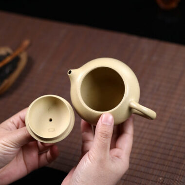Yixing Zisha Teapot [Xishi Pot] (Bensan Lu Ni – 240ml)