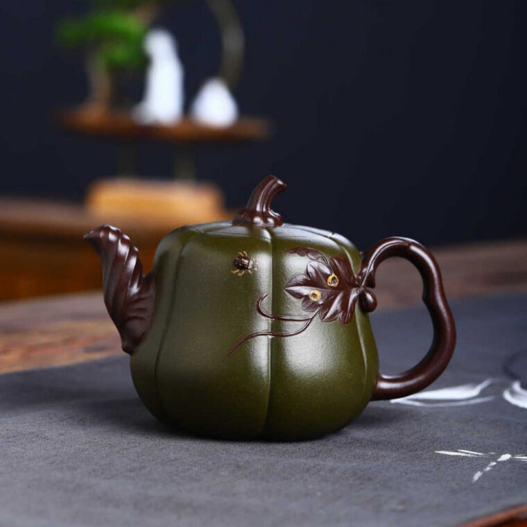 Full Handmade Yixing Zisha Teapot [Bi-color Pumpkin Pot] (Lu Ni/Zi Ni – 350ml)