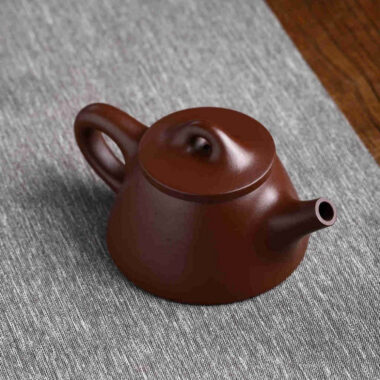 Full Handmade Yixing Zisha Teapot [Bawang Shi Piao Pot] (Zi Ni – 160ml)