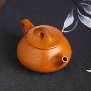 Full Handmade Yixing Zisha Teapot [Jingzhou Shi Piao Pot] (Wucai Lao Duan Ni – 200ml)