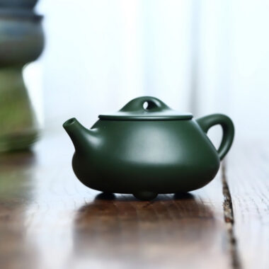 Full Handmade Yixing Zisha Teapot [Jingzhou Shi Piao Pot] (Lu Ni – 300ml)