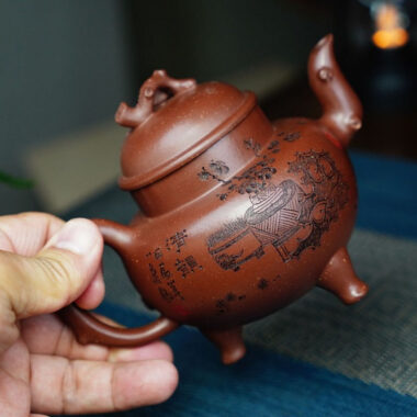 Full Handmade Yixing Zisha Teapot [Sanzu Dingli Pot] (Di Cao Qing – 290ml)