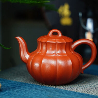 Full Handmade Yixing Zisha Teapot [Jinzun Pot] (Zhu Ni – 370ml)