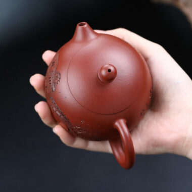 Full Handmade Yixing Zisha Teapot [Yi Jiangnan Xishi Pot] (Dahongpao – 200ml)