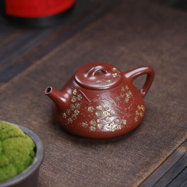 Yixing Zisha Teapot [Plum Blossom Ziye Shi Piao] (Hong Pi Long – 270ml)