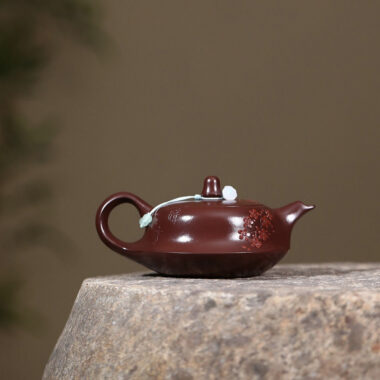 Yixing Zisha Teapot [Plum Blossom Qu Hu] (Zi Zhu Ni – 230ml)