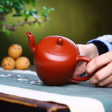 Full Handmade Yixing Zisha Teapot [Beauty Shoulder Pot] (Dahongpao – 260ml)