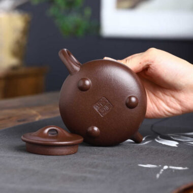 Full Handmade Yixing Zisha Teapot [Jingzhou Shi Piao Pot] (Zi Ni – 200ml)
