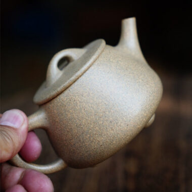 Full Handmade Yixing Zisha Teapot [Gao Shi Piao Pot] (Qing Duan Ni – 190ml)