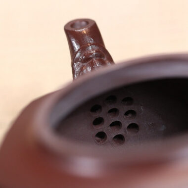 Yixing Zisha Teapot [Liufang Xiangrui] (Long Xue Sha – 240ml)