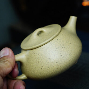 Full Handmade Yixing Zisha Teapot [Jingzhou Shi Piao Pot] (Benson Lu Ni – 200ml)