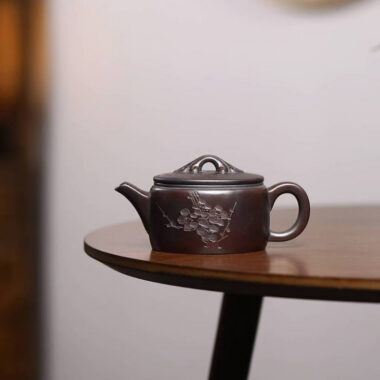 Yixing Zisha Teapot [Ruyi Hanwa] (High Temperature Zi Ni – 210ml)
