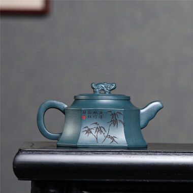 Yixing Zisha Teapot [The Dragon] (Tian Qing Ni – 220ml)