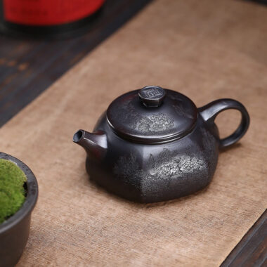 Yixing Zisha Teapot [Liufang Han Jiang] (Gu Hong Ni – 260ml)