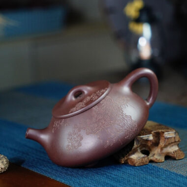 Full Handmade Yixing Zisha Teapot [Jingzhou Shi Piao Pot – Song Feng Qin Yun] (Zi Ni – 300ml)