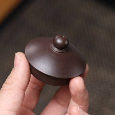 Full Handmade Yixing Zisha Teapot [Xishi Pot] (Lao Zi Ni – 200ml)