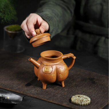 Full Handmade Yixing Zisha Teapot [Shenzhou Fuding] (Jin Jiang Po Ni – 320ml)