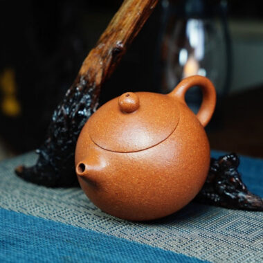 Full Handmade Yixing Zisha Teapot [Xishi Pot] (Jiang Po Ni – 190ml)