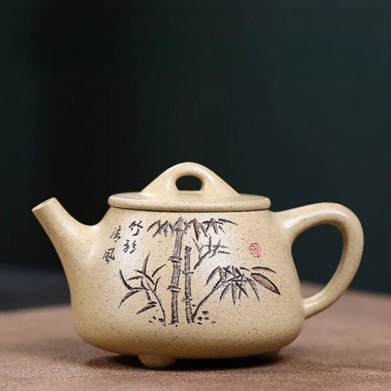 Full Handmade Yixing Zisha Teapot [Gao Shi Piao Pot] (Bensan Lu Ni – 200ml)