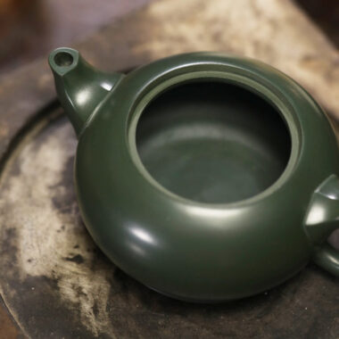 Full Handmade Yixing Zisha Teapot [Shi Lai Yun Zhuan Pot] (Lu Ni – 180ml/300ml)