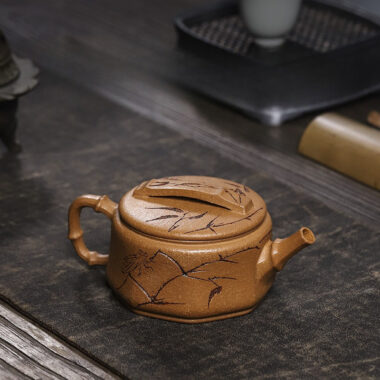 Full Handmade Yixing Zisha Teapot [Zhu Ying] (Jin Jiang Po Ni – 280ml)