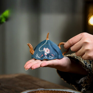 Full Handmade Yixing Zisha Teapot [Yu Lian Hua Wu] (Duan Ni – 100ml)