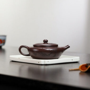 Yixing Zisha Teapot [Han Ying Bian Chen] (Zi Ni – 160ml)