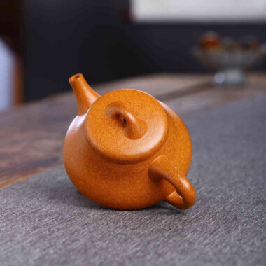 Full Handmade Yixing Zisha Teapot [Xin Piao Pot] (Wucai Lao Duan Ni – 200ml)