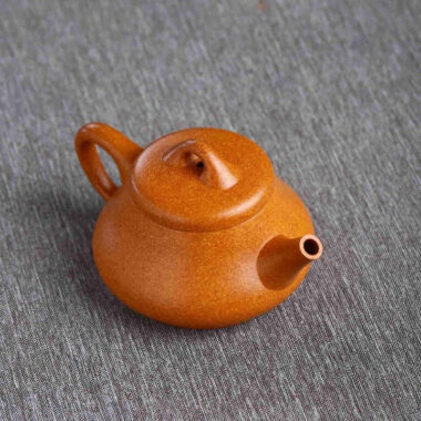 Full Handmade Yixing Zisha Teapot [Xin Piao Pot] (Wucai Lao Duan Ni – 200ml)