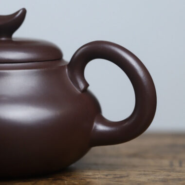 Full Handmade Yixing Zisha Teapot [Leap Pot] (Lao Zi Ni – 320ml)