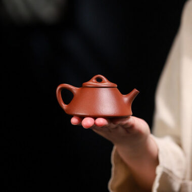 Yixing Zisha Teapot [Mini Ziye Shi Piao] (Di Cao Qing – 70ml)