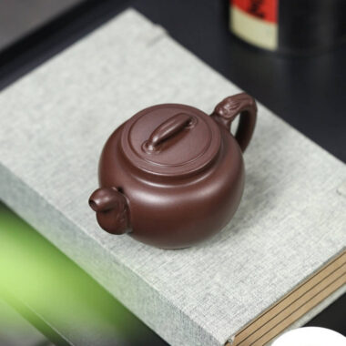 Full Handmade Yixing Zisha Teapot [Hong Fu Pot] (Zi Ni – 270ml)