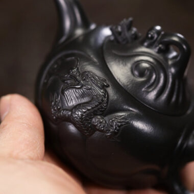 Full Handmade Yixing Zisha Teapot [Carp Dragon Pot] (Hei Ni – 170ml)