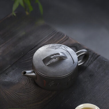 Full Handmade Yixing Zisha Teapot [Zhi Xiang Hanwa] (Tian Qing Ni – 200ml)