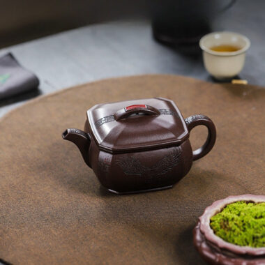 Full Handmade Yixing Zisha Teapot [A Bright Future] (Jia Pi Zi Ni – 320ml)