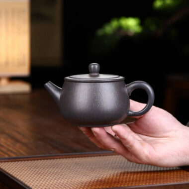 Full Handmade Yixing Zisha Teapot [Hanwa Pot] (Tian Qing Ni – 250ml)