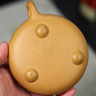 Full Handmade Yixing Zisha Teapot [Jingzhou Shi Piao Pot] (Duan Ni – 240ml)