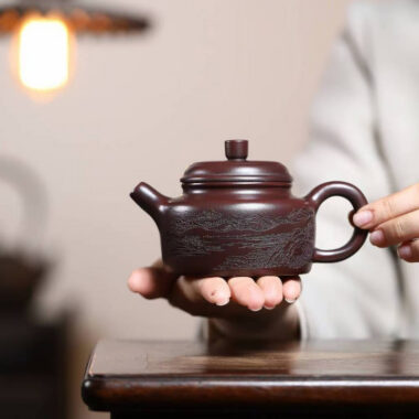 Yixing Zisha Teapot [Shanshui Dezhong] (Gu Hong Ni – 200ml)
