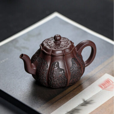Full Handmade Yixing Zisha Teapot [Hua Ruyi] (Zi Ni – 160ml)