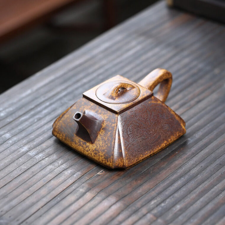 Yixing Zisha Teapot [Sifang Chou Jiao] (Longgu Jin Sha – 320ml)