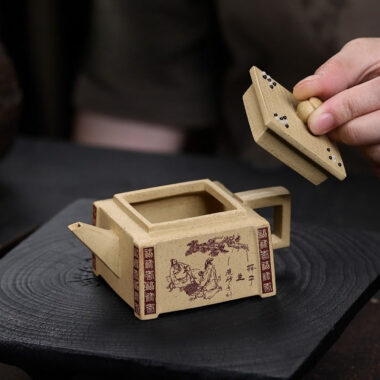 Full Handmade Yixing Zisha Teapot [Qikai Desheng] (Bensan Lu Ni – 145ml)