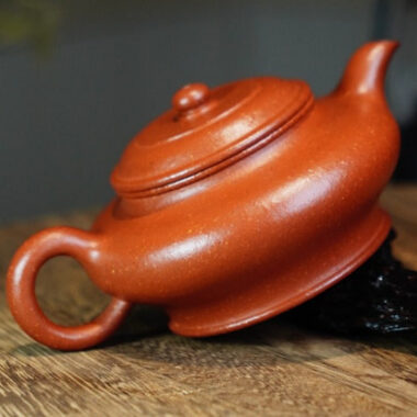 Full Handmade Yixing Zisha Teapot [Xu Bian Pot] (Jiang Po Ni – 210ml)