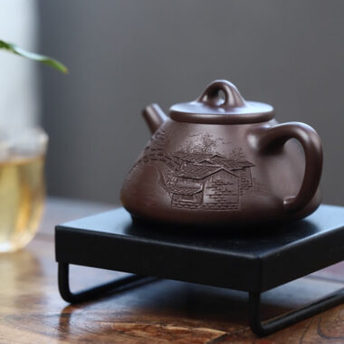 Full Handmade Yixing Zisha Teapot [Jiangnan Ziye Shi Piao Pot] (Zi Ni – 220ml)